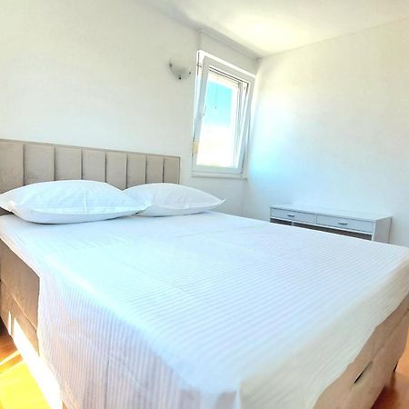 Cozy Apartment With Free Private Parking Сплит Экстерьер фото